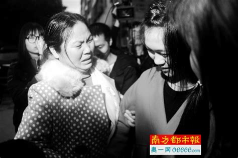 城事 _ 47岁女儿走失，78岁父母急煞，民警沿着市中心一路找寻……