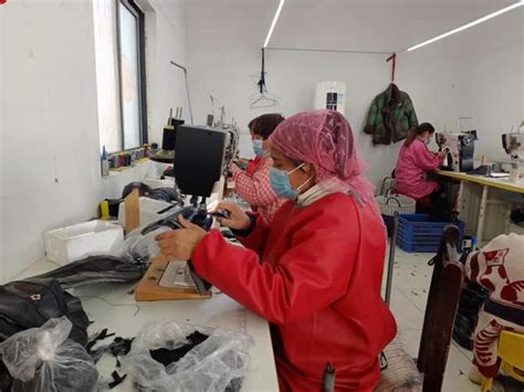 东莞鞋厂在四川 从鞋面加工到12条生产线_鞋业资讯_行业新闻 - 中国鞋网