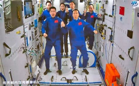 费俊龙、邓清明、张陆到家，两乘组首次实现“太空会师”