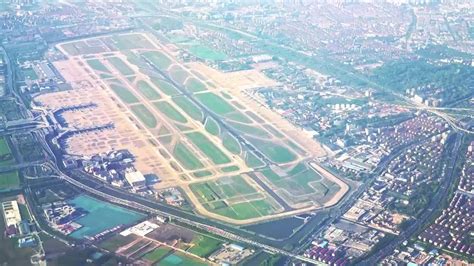 大大提高飞机起降效率！上海虹桥机场启用全国首条近距绕滑跑道_凤凰网视频_凤凰网