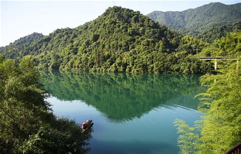 “山水画卷·郴州相见”新闻媒体郴州行采访团走进资兴东江湖-郴州新闻网