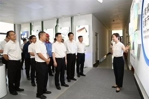 文山州副州长李松涛等人实地考察赫里欧硅宝科技在建项目-赫里欧新能源企业官网