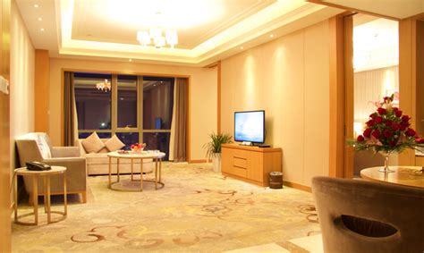 皇冠假日酒店3dmax 模型下载-光辉城市