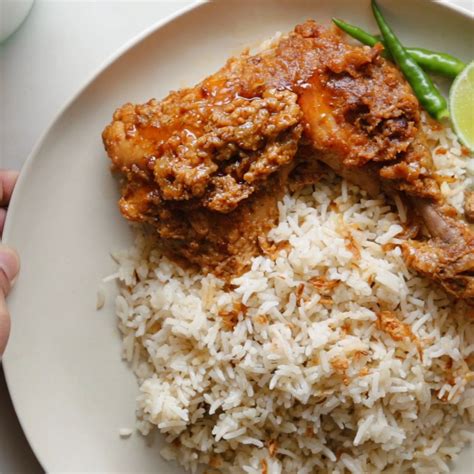 Best Biye Barir Menu: Top 15 Glorious Bengali Dishes for a Wedding