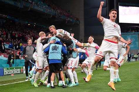 头条欧洲杯｜你要相信丹麦会像童话故事里，绝境出线是结局|欧洲杯|丹麦|比利时_新浪新闻