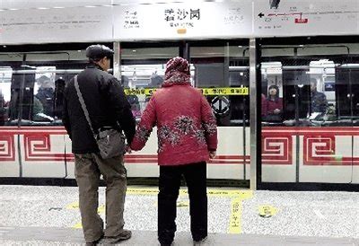 地铁百态观-贵州旅游在线
