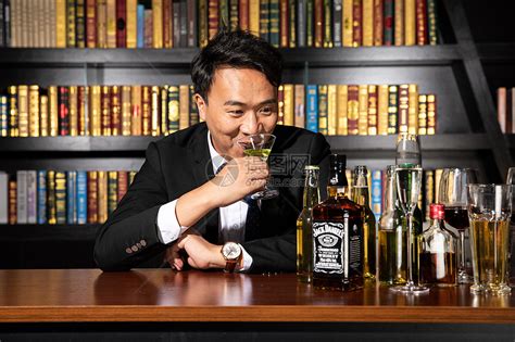 男人喝酒非主流头像