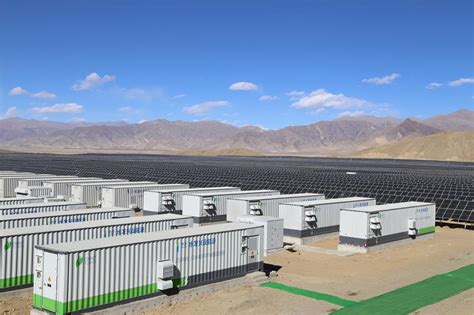 西藏最大的“光伏+储能”综合能源示范项目并网发电