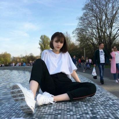 混血头像甜美女生