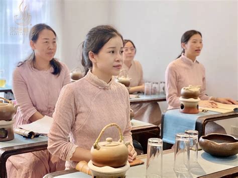 茶艺师培训课堂风采_苏州市金阊职业培训学校