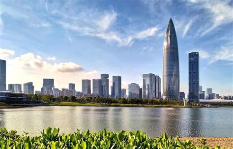深圳市场主体超过380万户，总量和创业密度继续稳居全国第一