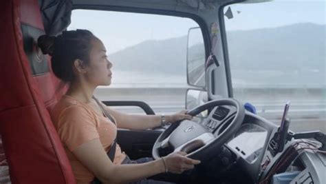 第2集《琳宝》：95后女卡车司机的独立宣言