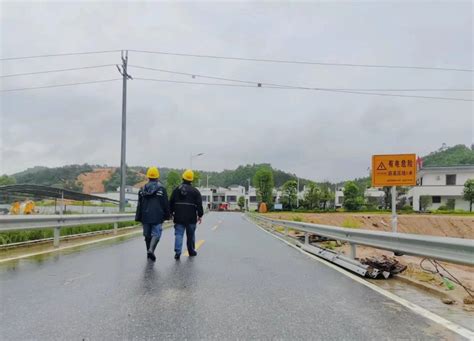 松溪：暴雨致供电设施受损 “电力人”全力抢修