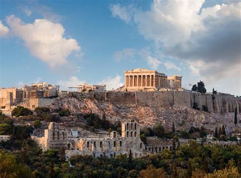希腊雅典卫城母子出游高清图片下载-正版图片501568683-摄图网