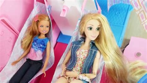 芭比娃娃玩具，芭比娃娃长发公主整理衣柜换装_腾讯视频