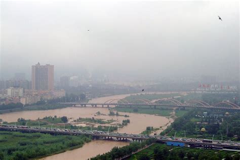 高清组图：北京局地迎雨夹雪 难结束近百日无降水记录--图片频道--人民网