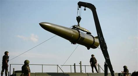 六弹齐发！朝鲜首次公开新型战术弹道导弹齐射训练照片_凤凰网视频_凤凰网
