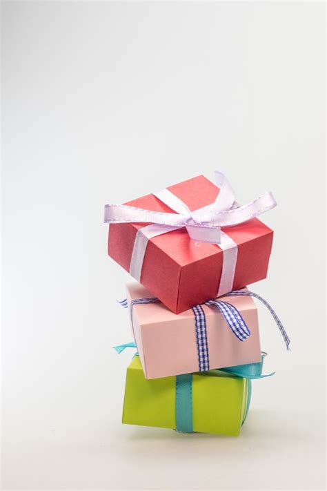 礼品包装设计的三个色彩运用技巧_艺点意创设计-站酷ZCOOL