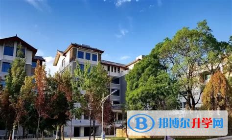 丽江市古城区第一中学2023年招生办联系电话