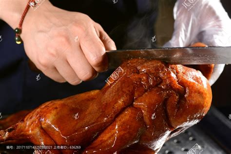 北京烤鸭,片片烤鸭,烤鸭制作,中国菜系,食品餐饮,摄影素材,汇图网www.huitu.com