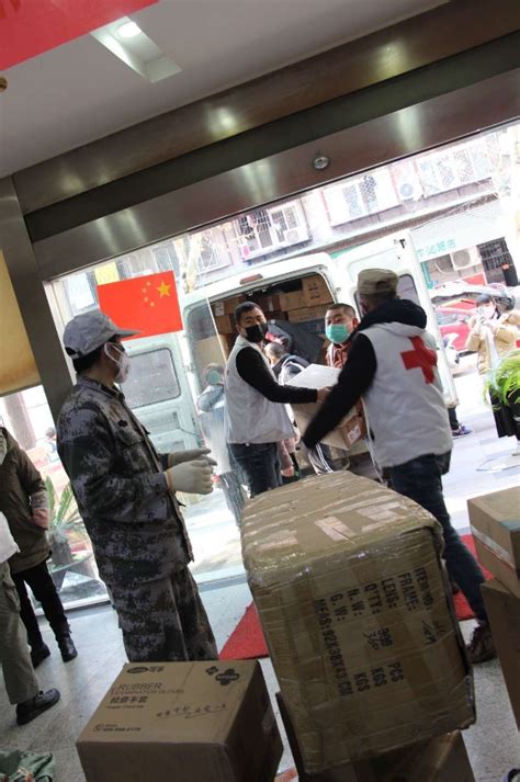 离华南海鲜市场最近的武汉红十字会医院送走最后一位患者，将关停7天全面消杀_手机新浪网