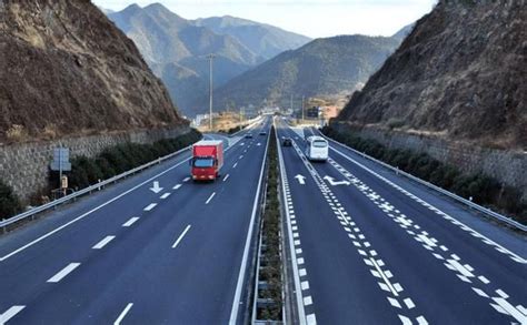 【又一条高速公路已正式建成通车，促进云南发展，途经你的家乡吗?| 高速公路属于高等级公路。中国交通部】_傻大方