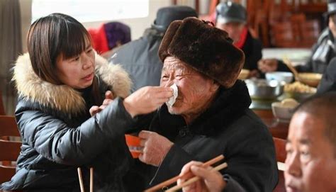 湖南73岁老人为养老故意犯罪 入狱3月胖10余斤-搜狐新闻