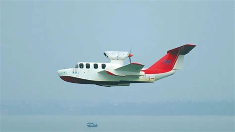 苏联903项目“花尾鸽”级地效翼飞行器(北约代号“里海怪物”)停靠在