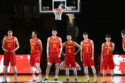 中国男篮惨败，胡明轩24分全场最高，效率值正负值最高却是这2 ...