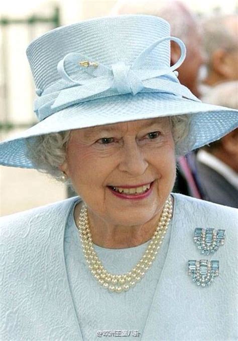 “超长待机”不能停 英女王即位68年迈过这些坎_手机新浪网