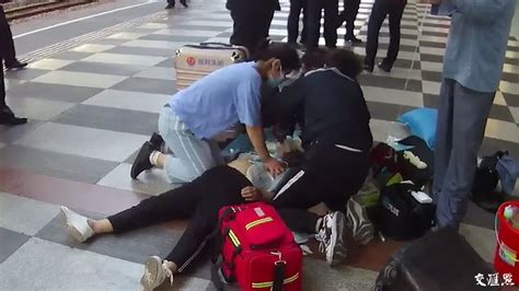 杭州外卖小哥跳下高桥救人，医院检查出现胸椎压缩性骨折-上游新闻 汇聚向上的力量