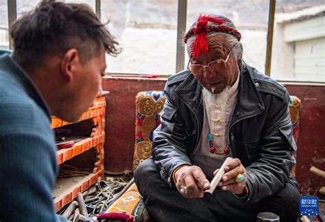 西藏日喀则：薪火相传的雪域名刀-新华网