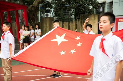 快讯 | 江北区2021年“永远跟党走——千万市民升国旗”主题活动举行