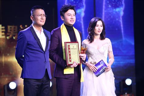 雷佳音荣获第24届华鼎奖提名 最佳男演员奖_时尚_环球网