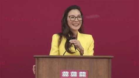 杨紫琼在哈佛法学院2023年毕业典礼上的演讲_腾讯视频