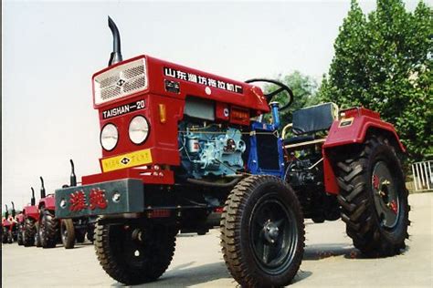 家用小型四轮两驱拖拉机-曲阜市瑞鑫农业机械有限公司