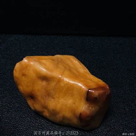 鸡油黄沙漠漆老货雕刻料子 - 石馆 - 国石网