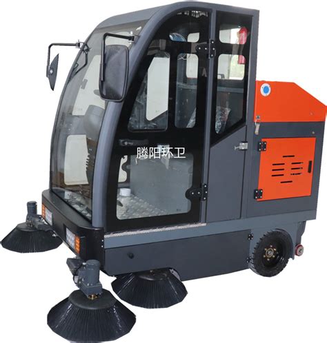 TY-1900型电动驾驶式扫地车_山东腾阳环卫设备有限公司