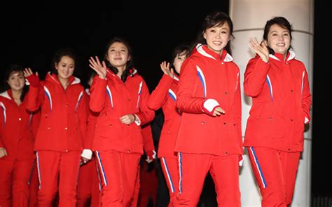 助力冬奥！时隔13年 朝鲜美女拉拉队再次赴韩_体育新闻_海峡网