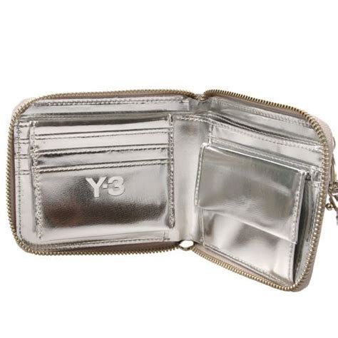Y-3 Y-3 Y-3 银灰色漆皮漆皮三用银包（限量版） （价格/报价/图片/正品/品牌）- 第五大道奢侈品网