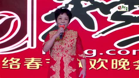红梅公园阳光艺术团年会节目女声独唱《云朵上的羌寨》演唱者 张洁