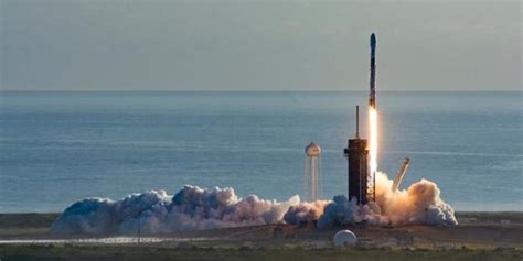 SpaceX疫情后首次发射添60颗卫星，马斯克：3个月内开始测试网络-《麻省理工科技评论》中文网