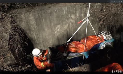 雅西高速服务区男子坠入深坑 消防紧急救援 - 四川 - 华西都市网新闻频道
