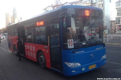 广州公交再升级！400多电动公交车“换新装”为广州街头“添彩”！|广州|新装|满洲窗_新浪新闻