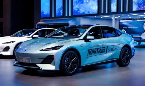 长安深蓝 SL03 亮相重庆车展 预售 17.98 万起 | 超级充电站