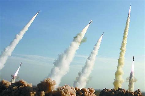 美军称伊朗弹道导弹大有改进 精度威力不断提高--中国数字科技馆