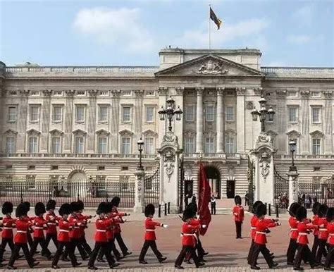 【天下游】白金汉宫又开放啦 一起去看看英女王的大房子_侨梁_新民网