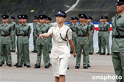 图文：香港女警花学业名列前茅
