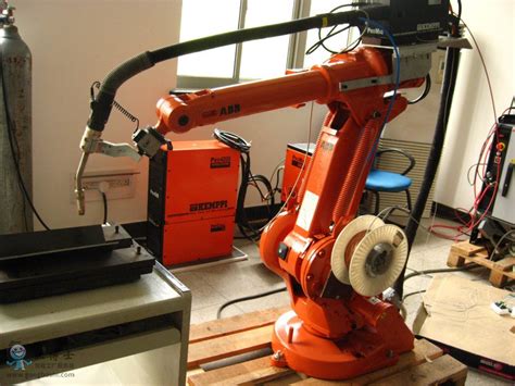 ABB弧焊机器人与人工作业对比——ABB机器人新闻中心ABB机器人（中国）代理商