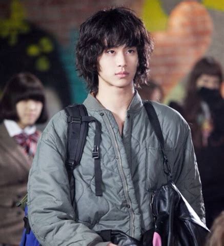 1988年2月16日韩国男演员金秀贤出生 - 历史上的今天
